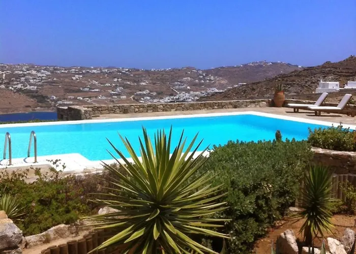 Blue Island Maisonette With Sharing Pool