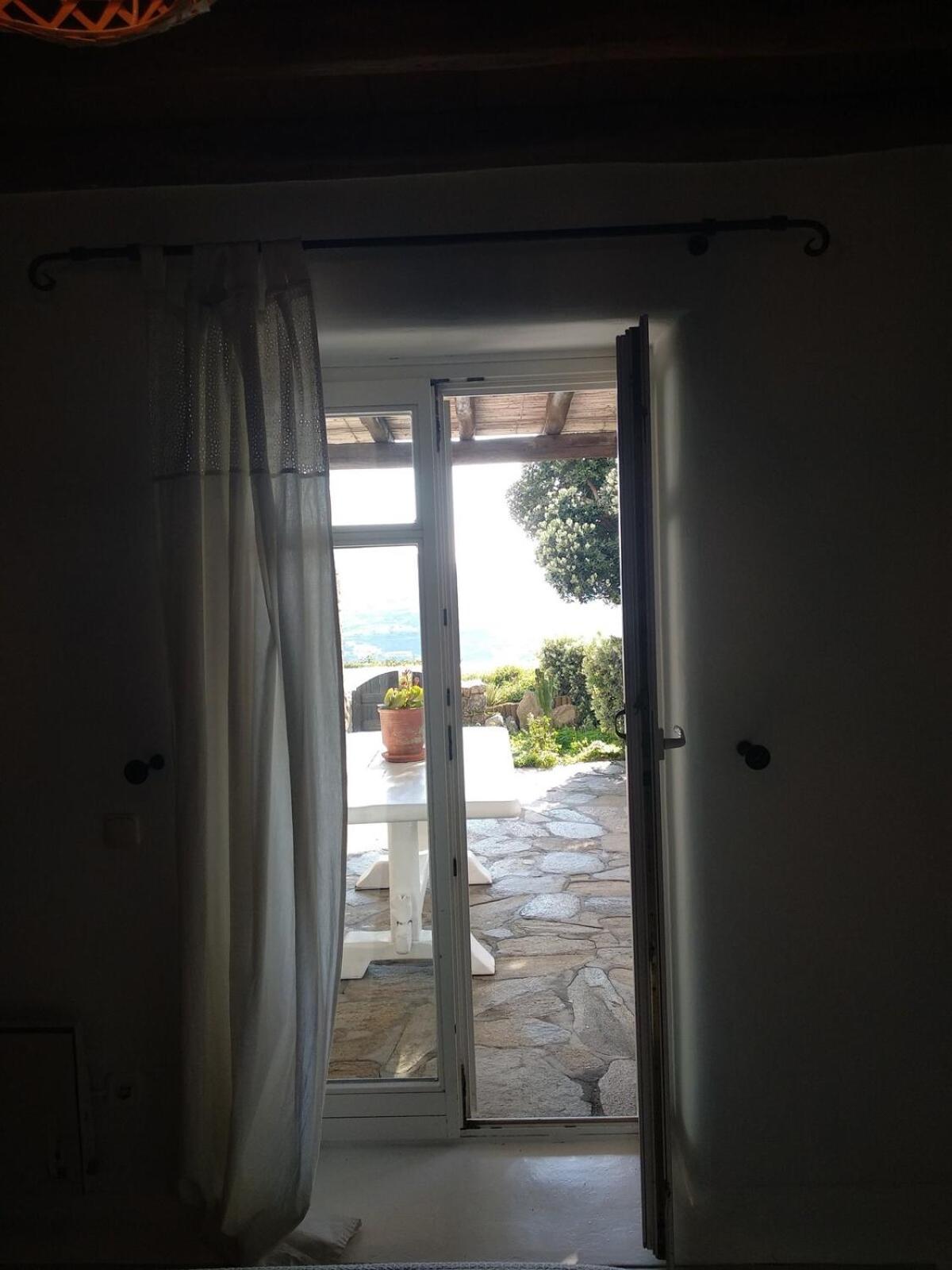 Blue Island Maisonette With Sharing Pool *