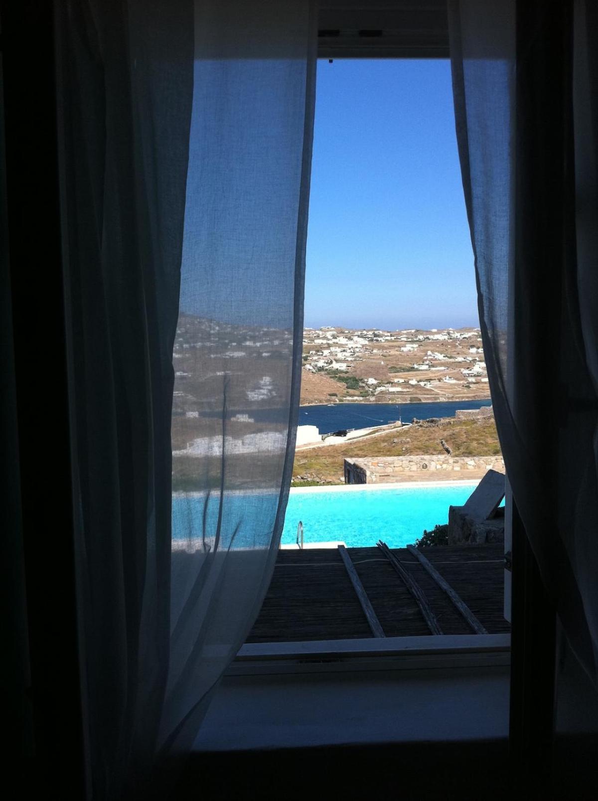 Blue Island Maisonette With Sharing Pool Holiday home *
